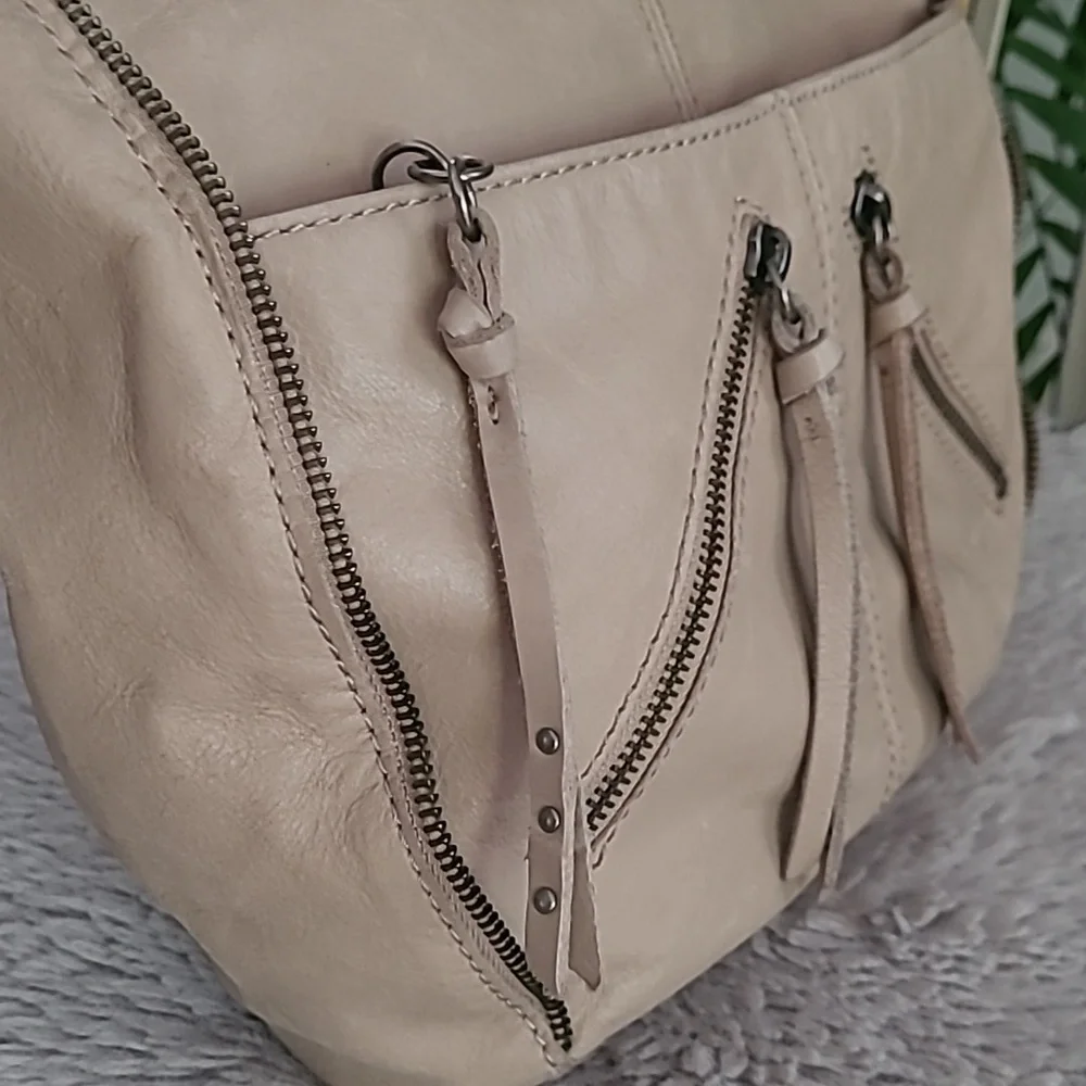 The Sak Leather Hobi Bag ❤️